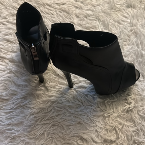 Never worn peep toe stilettos with cut outs. - Picture 3 of 4